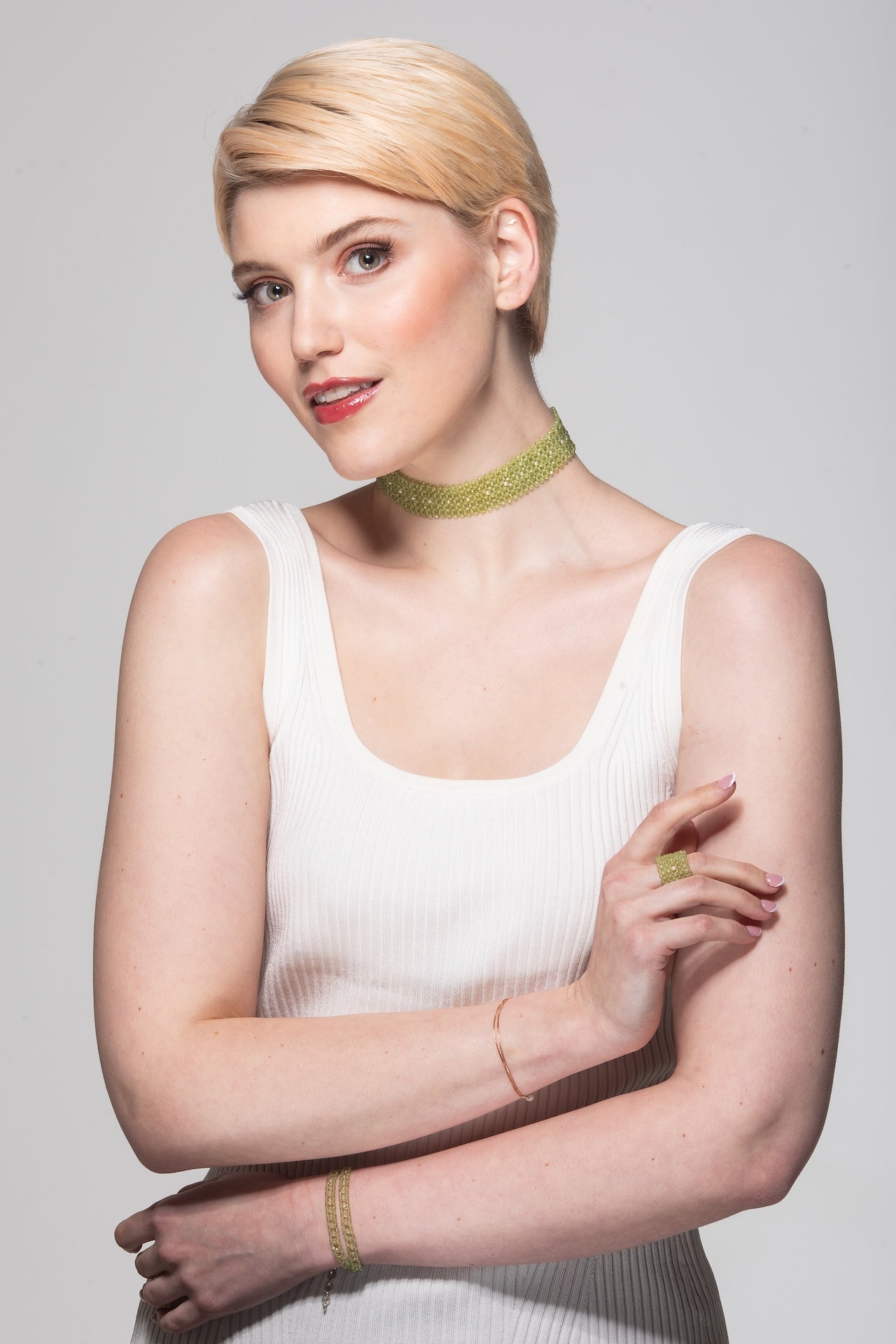 Peridot and pearl choker