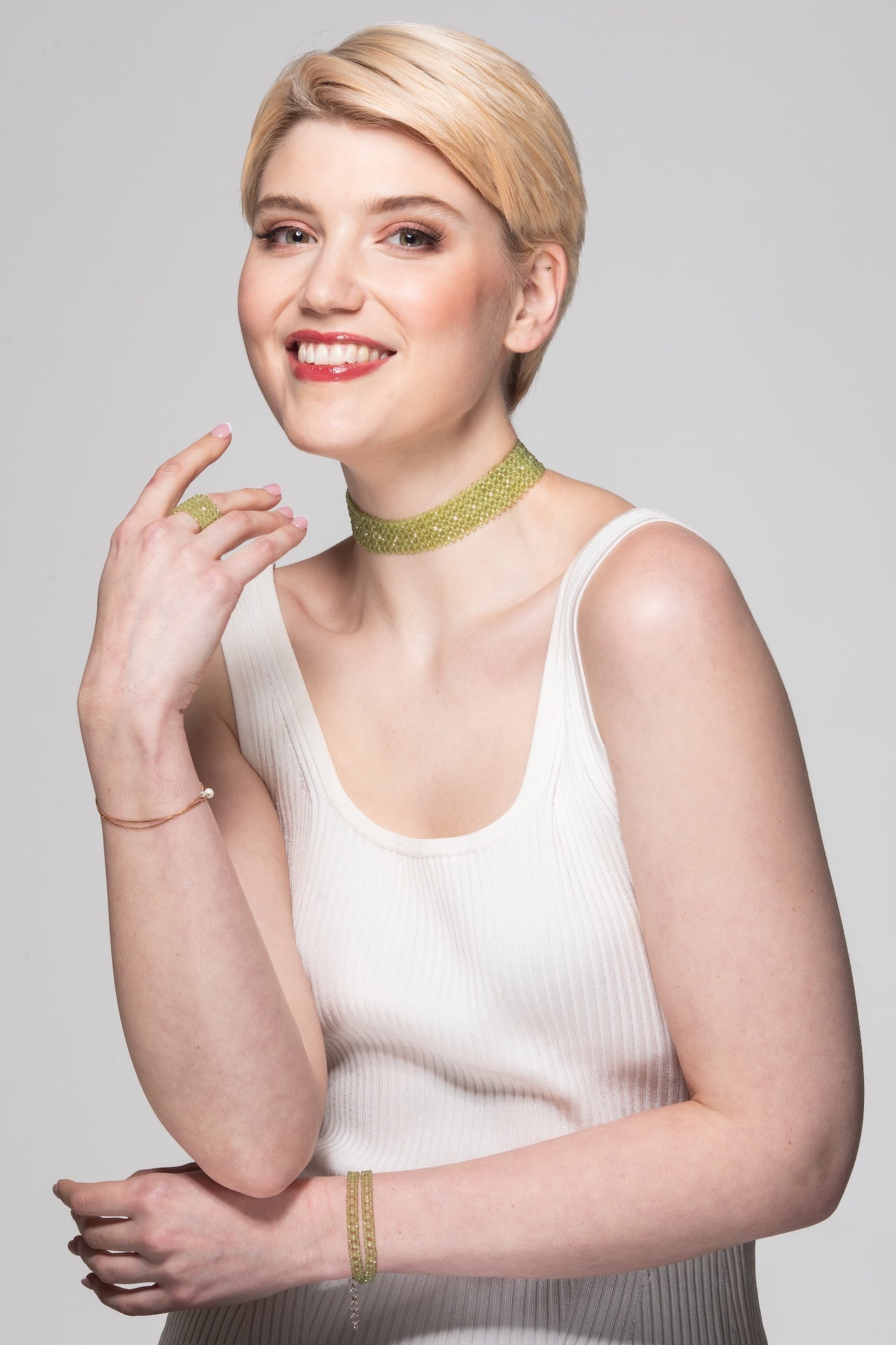 Peridot and pearl choker