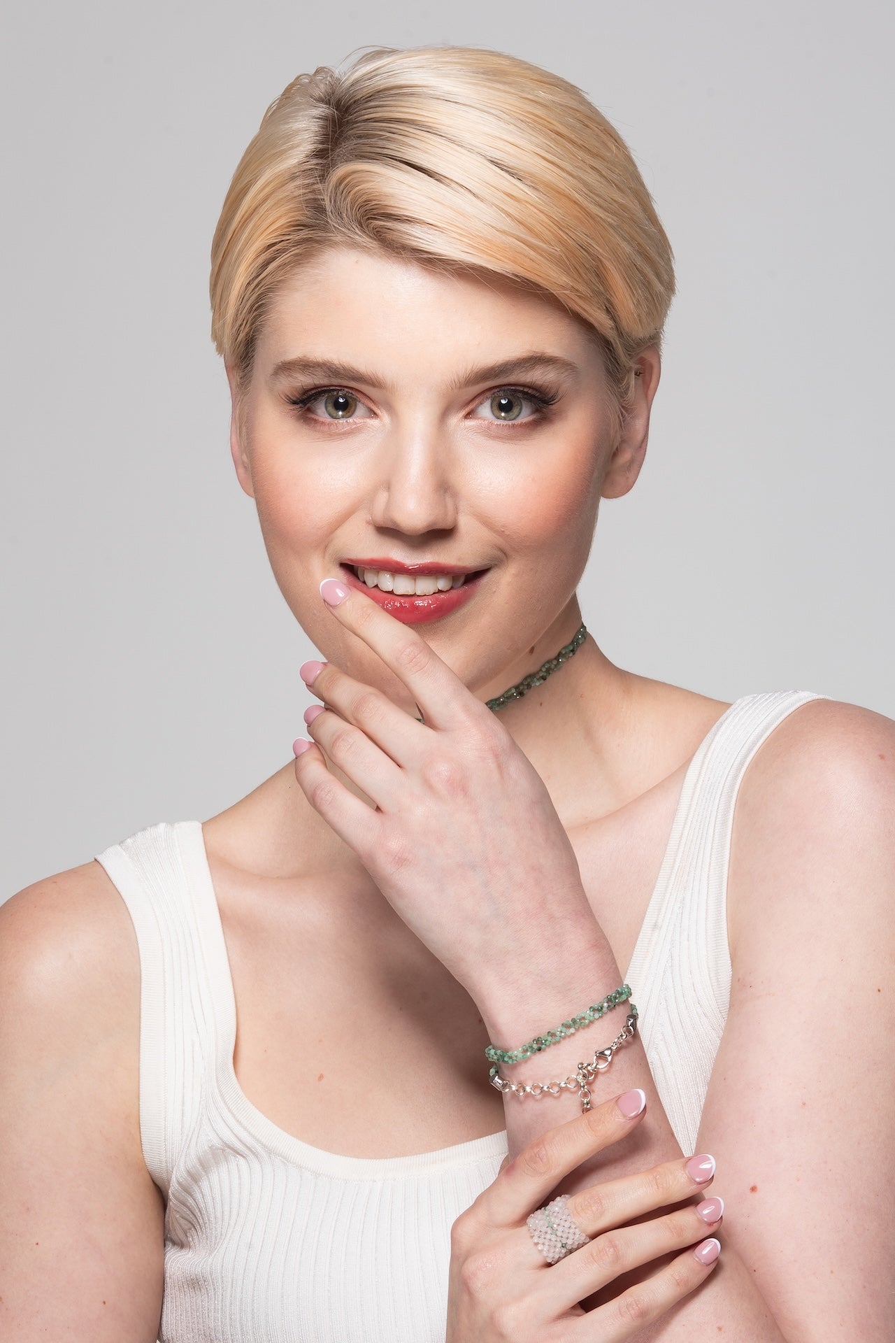 Emerald choker