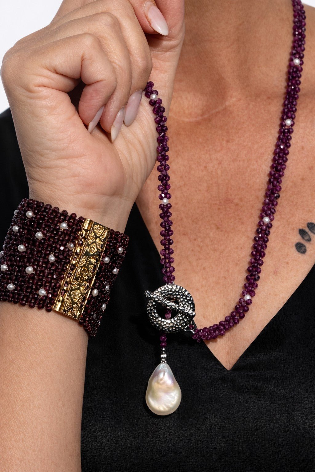 Garnet cuff with Pearls - Carla Ciminera